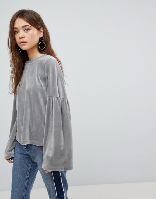 Only Velvet Sweatshirt With Bell Sleeve