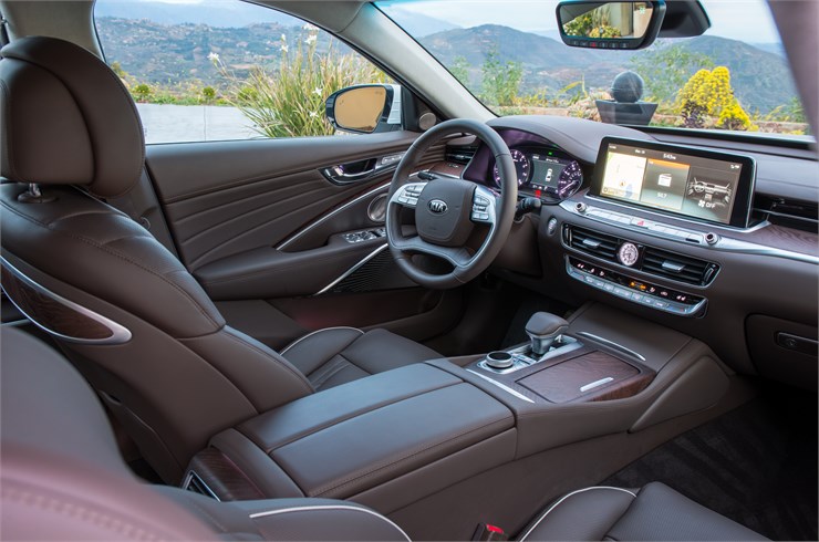 Kia 2019 K900 Front Seat