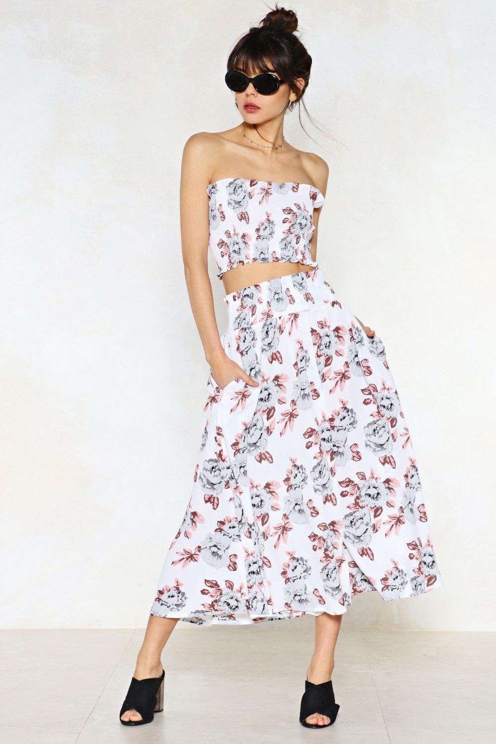 NASTY GAL Late Bloomer Floral Crop Top and Skirt Set