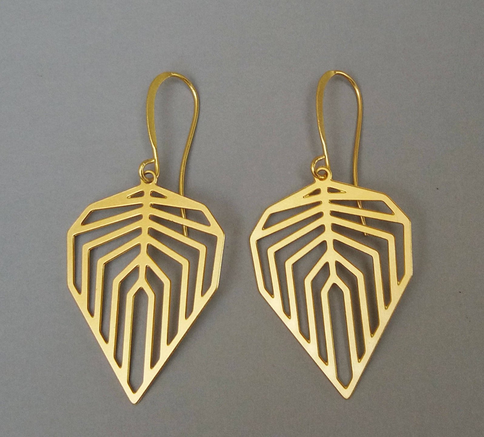 HAGITBAR geometric leaf earrings