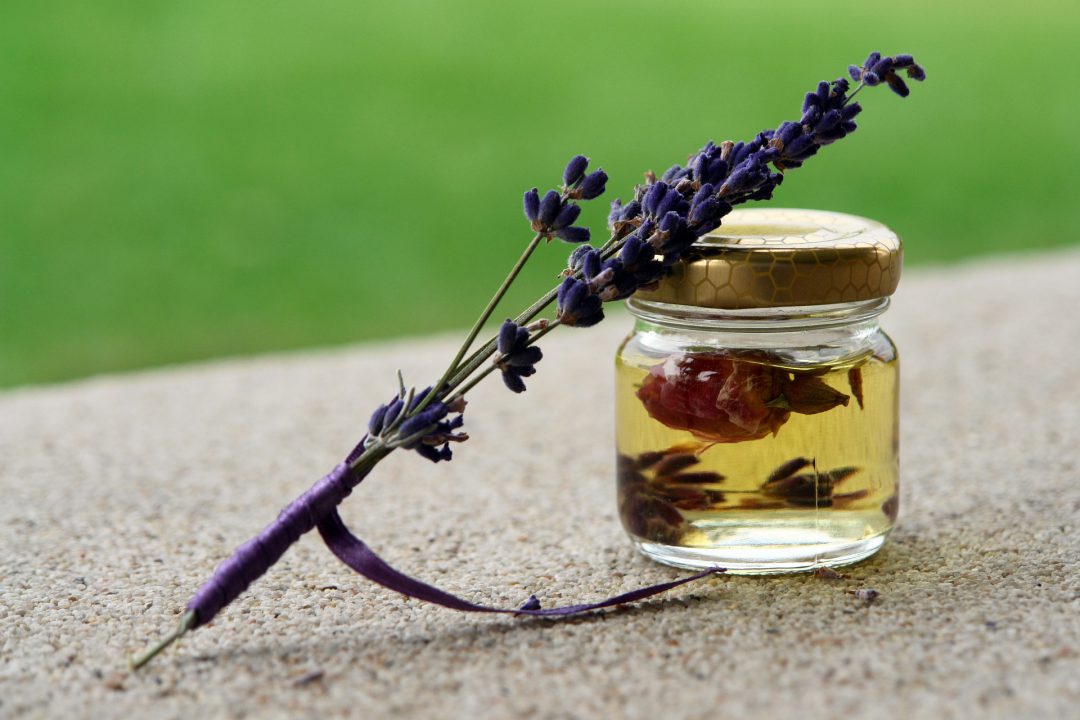 Lavender Oil Pixabay